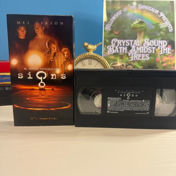 Signs VHS 2002 M. Night Shyamalan Vintage Thriller Tested and Working - Picture 3 of 3